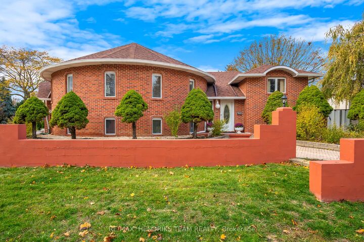 Property Photo: 85 Westgate Park Drive ON L2N 5X1