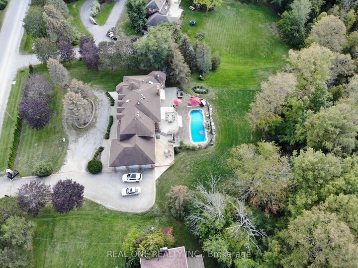 Property Photo: 12 Jarvis Avenue ON L4G 6W8