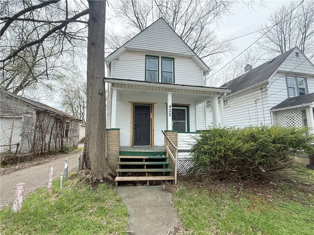 Property Photo:  422 Prospect St  PA 16146 