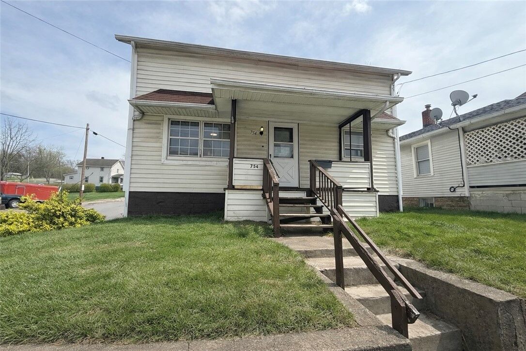 Property Photo:  754 N Sharpsville  PA 16146 