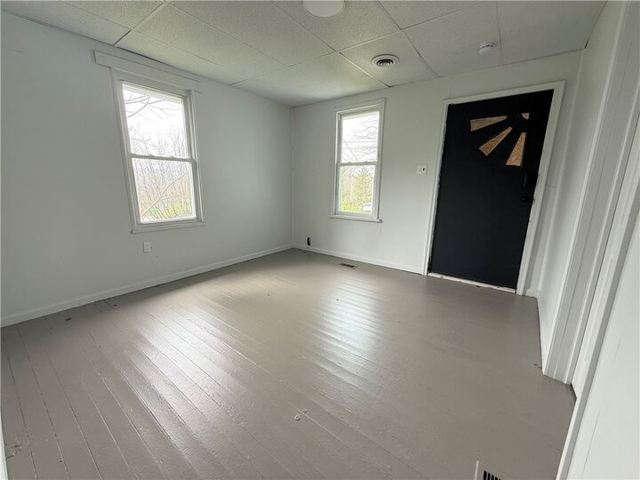 Property Photo: 2487 Walnut St PA 16148