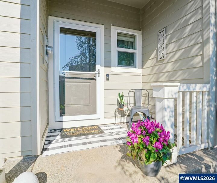 Property Photo:  5735 Karen Lynn Lp SE  OR 97306 