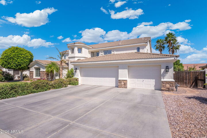 Property Photo:  3120 E Huber Street  AZ 85213 
