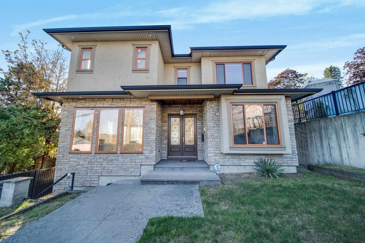 8543 Royal Oak Avenue — photo 1