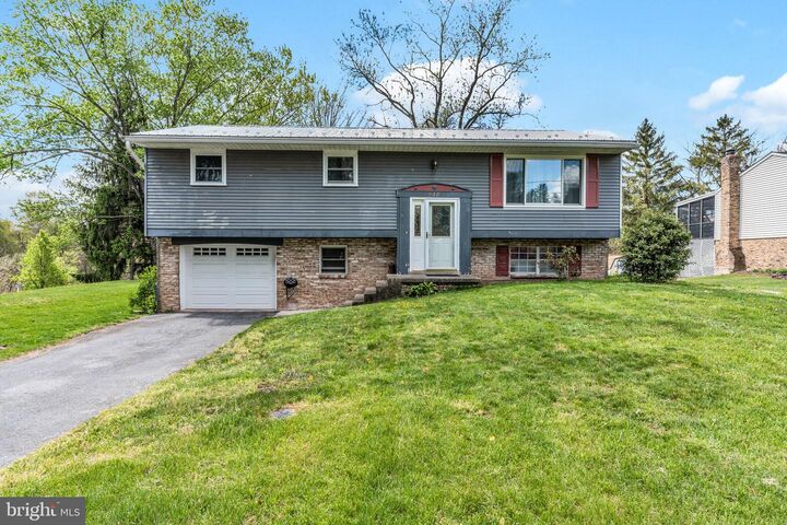 Property Photo:  832 Stoney Creek Drive  PA 17018 