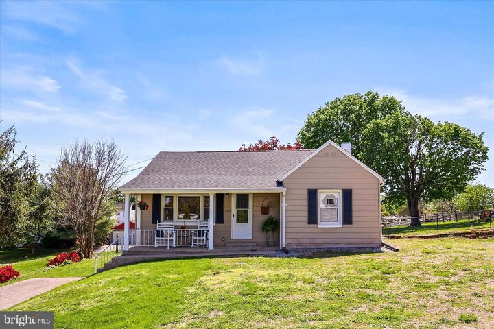 Property Photo:  124 S Main Street  PA 17360 