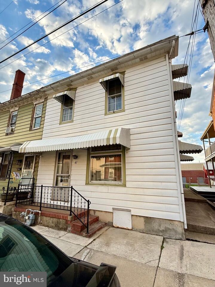 Property Photo:  41 W Washington Street  PA 19522 