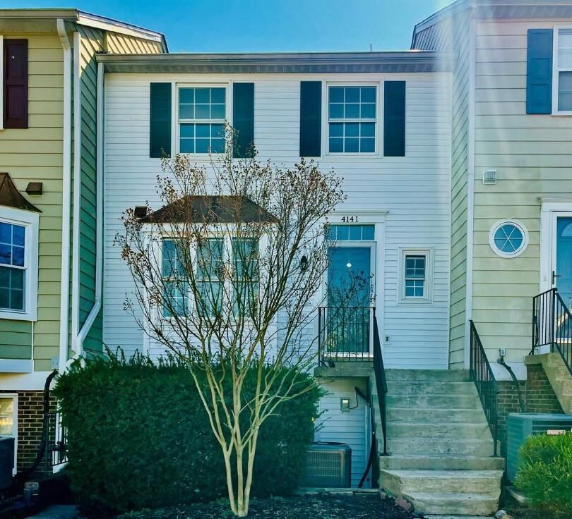 Property Photo:  4141 Pleasant Meadow Court 93D  VA 20151 