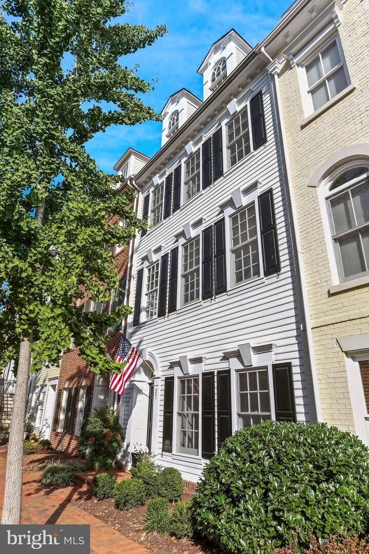 Property Photo:  27 Alexander Street  VA 22314 