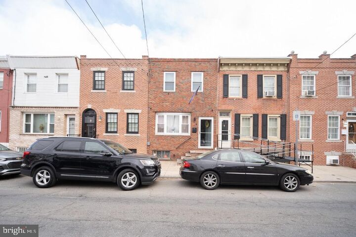 Property Photo:  237 Mifflin Street  PA 19148 