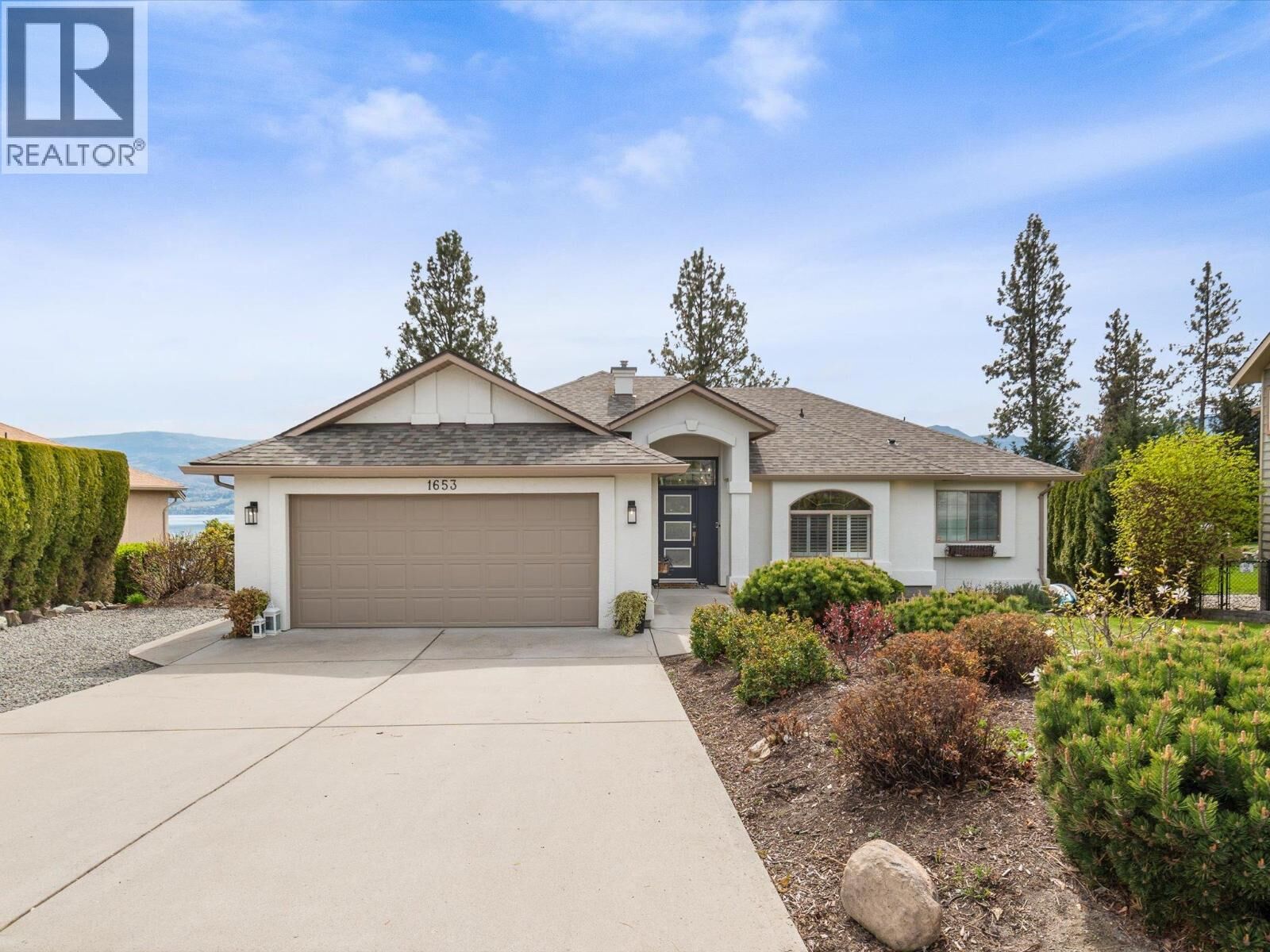 Property Photo:  1653 Braeburn Court  BC V4T 2V5 