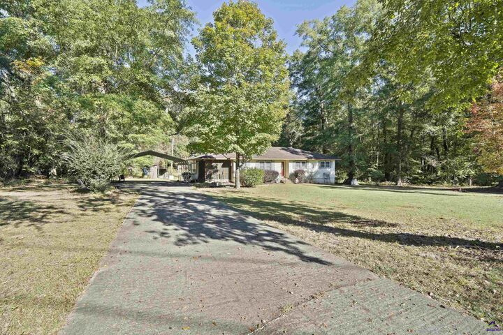 Property Photo:  894 Chapman Drive  GA 31211 