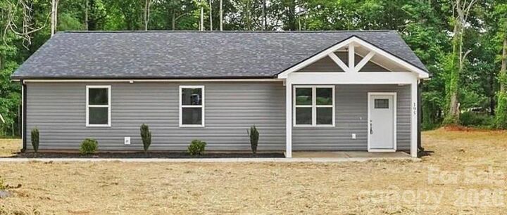 Property Photo:  2713 Dora Drive  NC 28215 