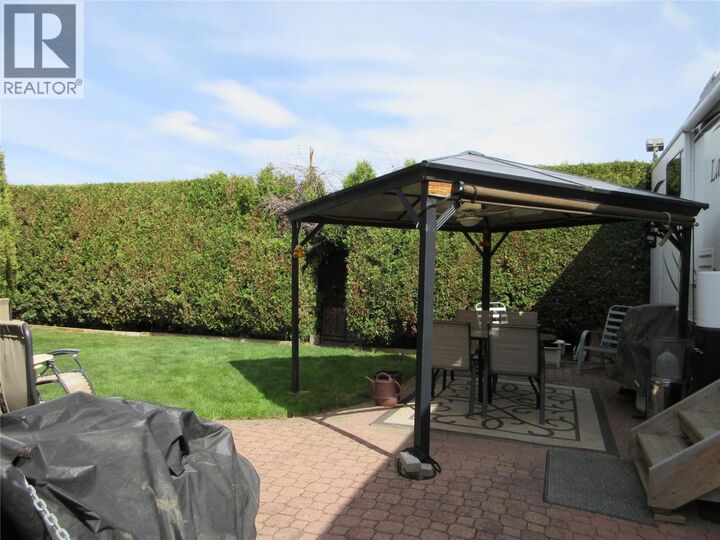 Property Photo:  415 Commonwealth Road 34  BC V4V 1P4 