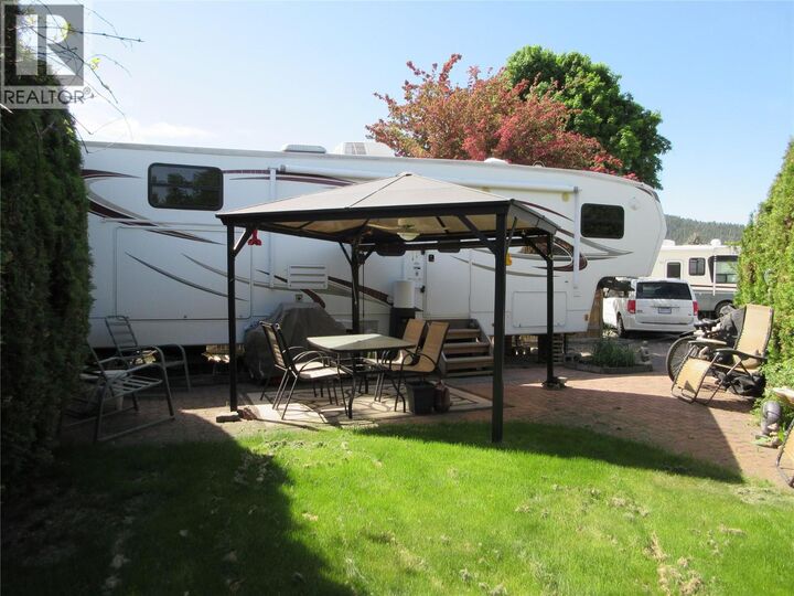 Property Photo:  415 Commonwealth Road 34  BC V4V 1P4 
