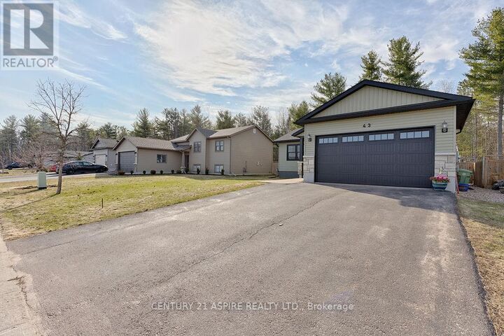 Property Photo:  43 Dustin Drive  ON K8H 0G3 