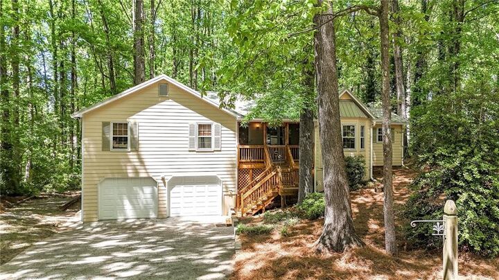 Property Photo: 595 Morgan Springs Court GA 30115