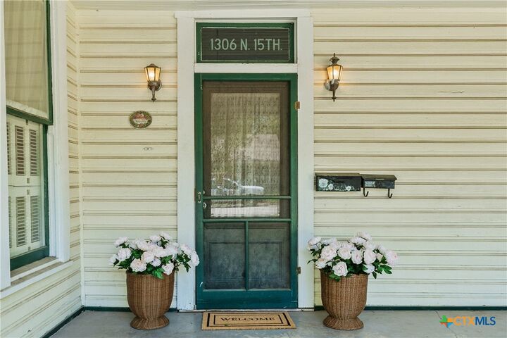 Property Photo:  1306 N 15th Street  TX 76501 