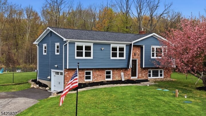 Property Photo:  87 Mudtown Rd  NJ 07461 