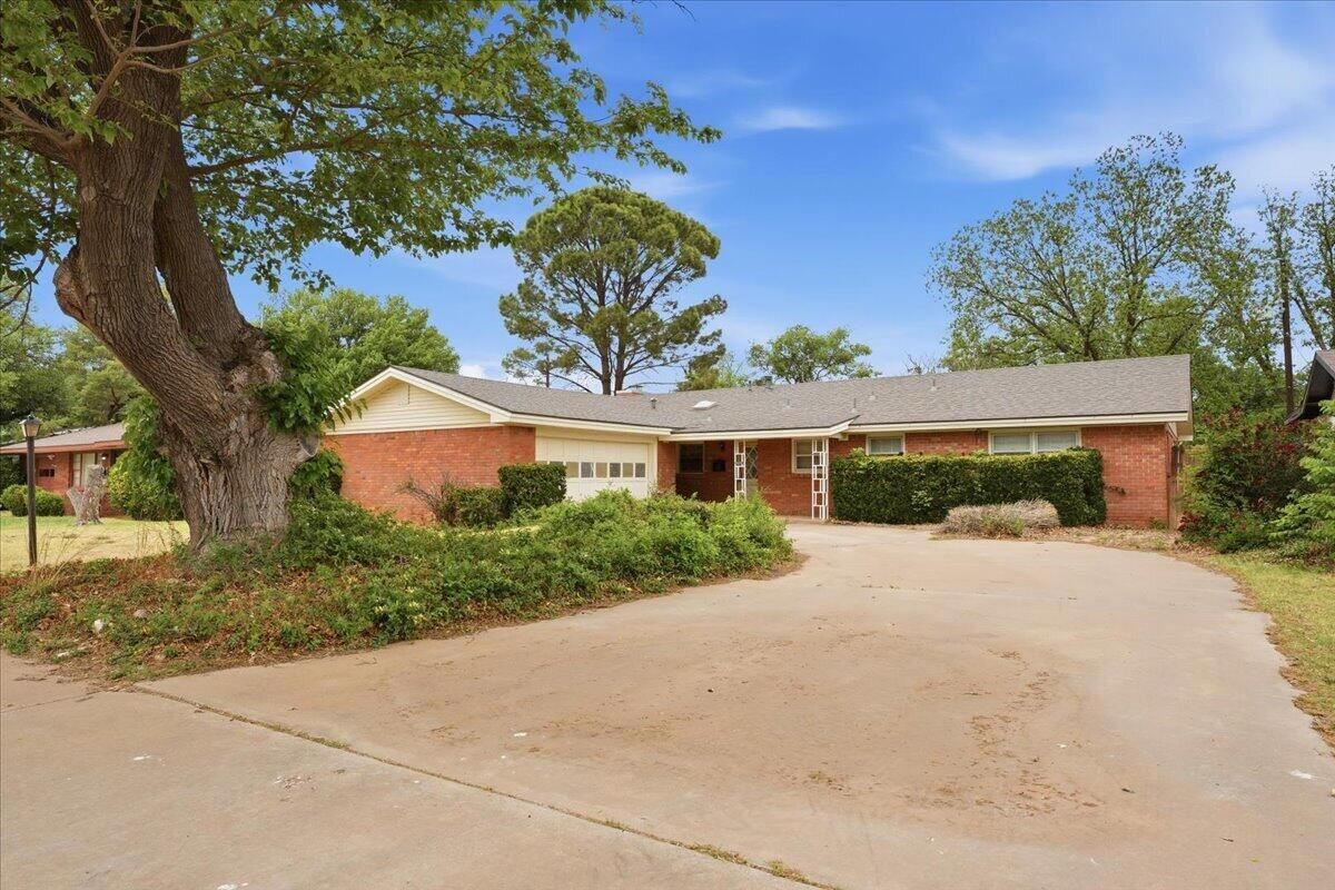 Property Photo: 3512 41st Street TX 79413
