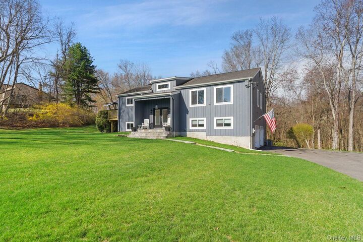 Property Photo:  11 Bonny Drive  NY 10589 