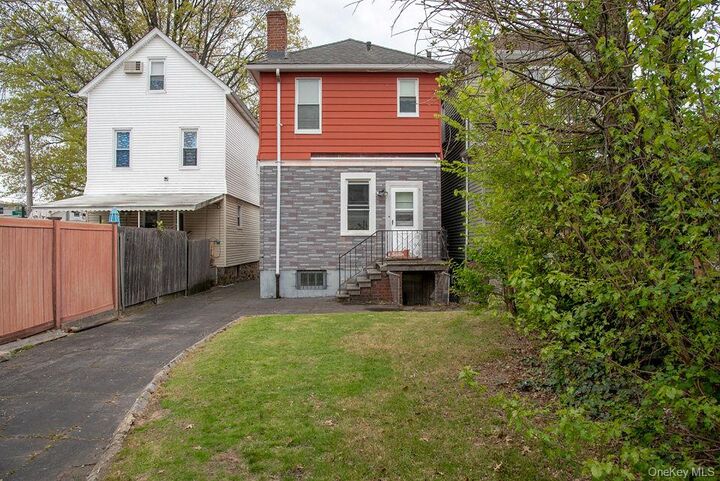 Property Photo:  2931 Coddington Avenue  NY 10461 