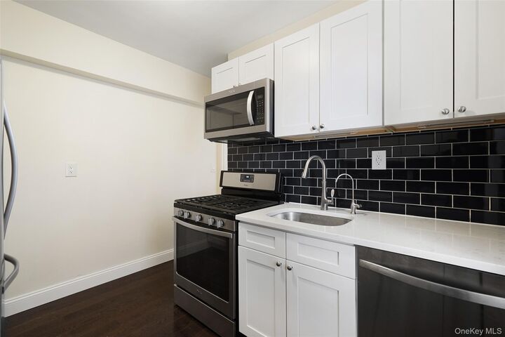 Property Photo:  30 E Hartsdale Avenue 1H  NY 10530 