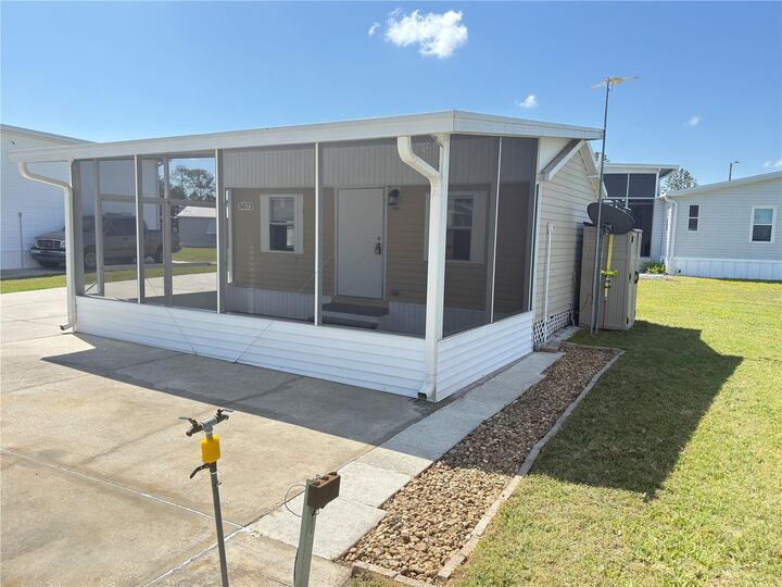 Property Photo:  5073 Shore Line Drive  FL 33868 
