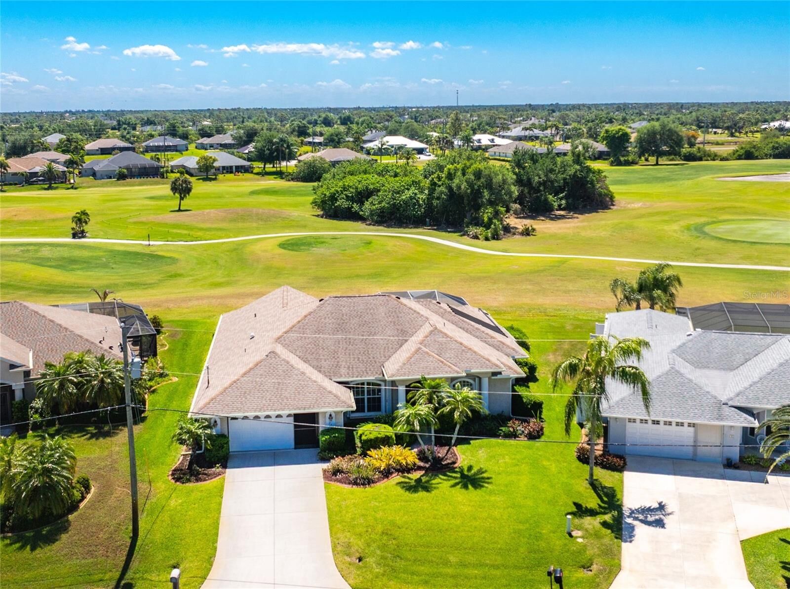 Property Photo:  28 Medalist Court  FL 33947 