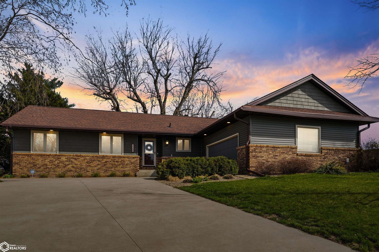 Property Photo:  2309 New Salem Road  IA 50158 