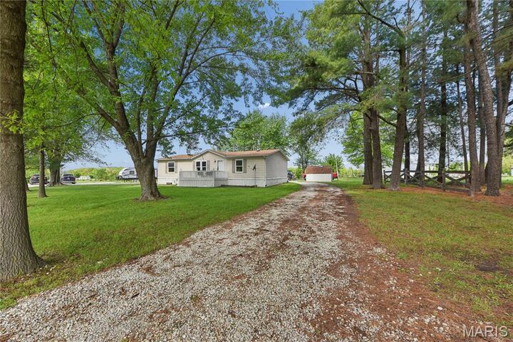 Property Photo:  63 Pinnacle Lake Road  MO 63363 