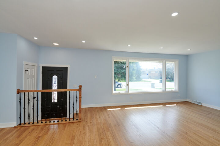 Property Photo:  8544 W Roseview Drive  IL 60714 