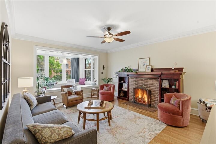 Property Photo:  4753 N Malden Street 2N  IL 60640 