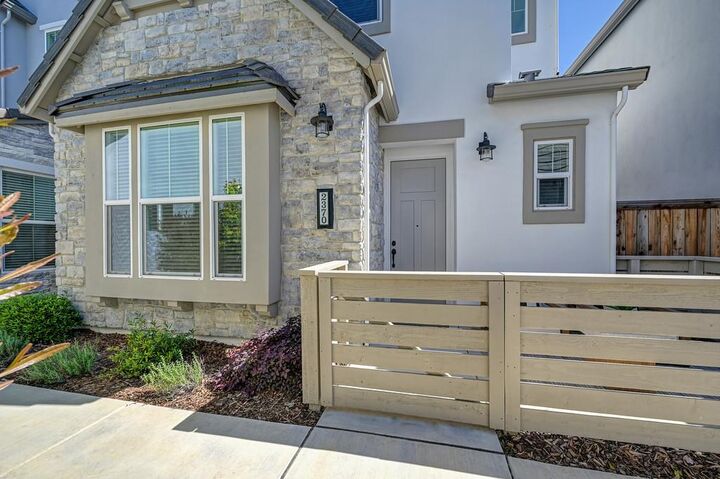 Property Photo:  2370 Macanudo Walk Avenue  CA 95818 
