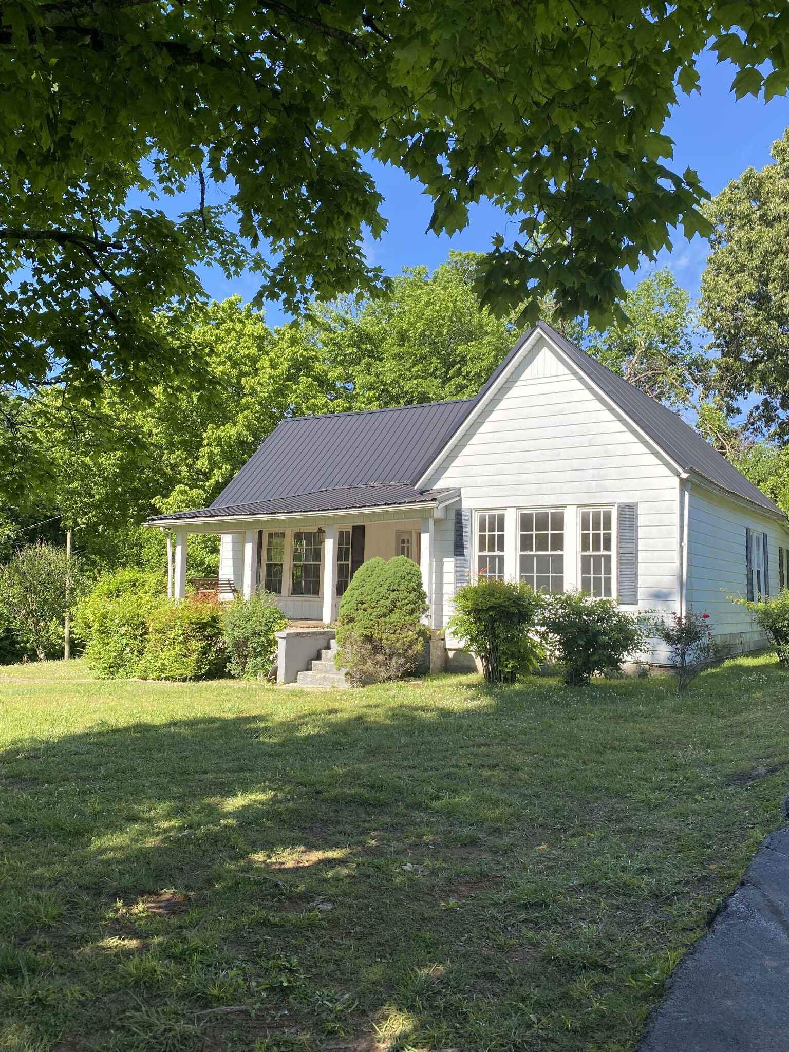 Property Photo:  400 Waterloo St  TN 38464 