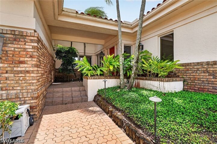 Property Photo:  16031 Forest Oaks Drive  FL 33908 