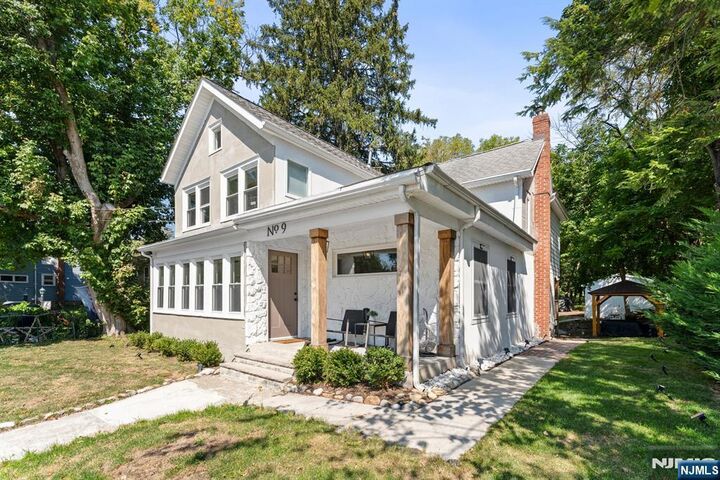 Property Photo:  9 Lawnwood Avenue  NJ 07860 