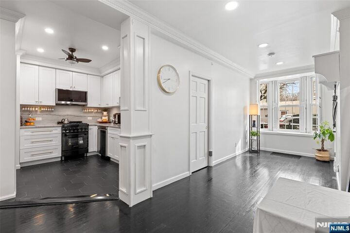 Property Photo:  91 Coles Street 1  NJ 07302 