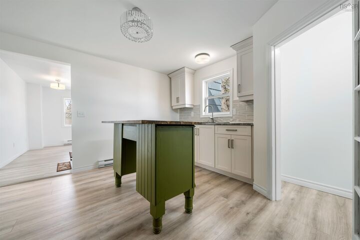 2482 Athol Road — photo 1