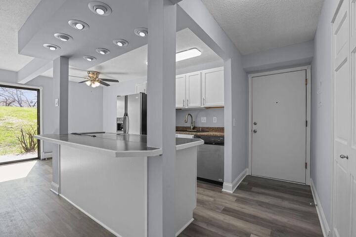 Property Photo:  932 Westbrooke Way 3  MN 55343 