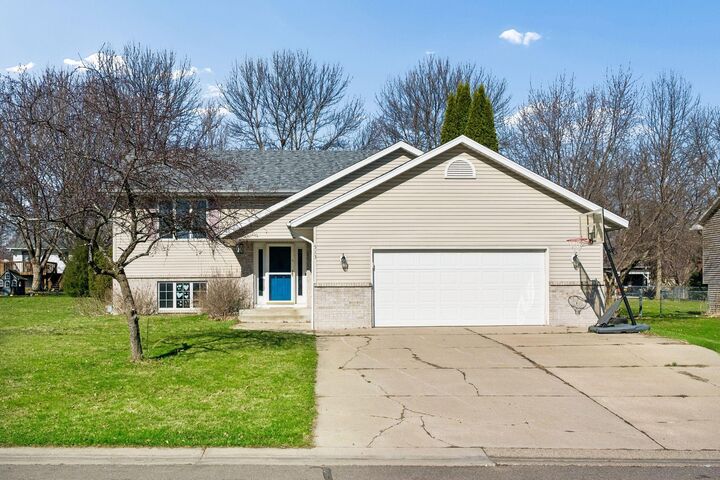 Property Photo:  513 4th Street SW  MN 55376 