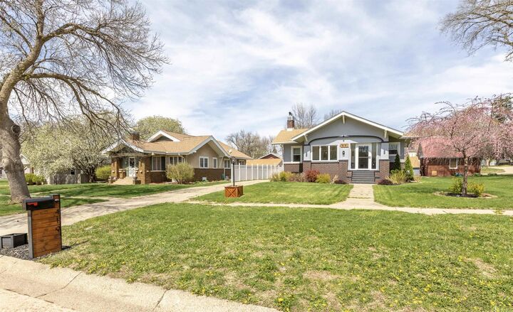 Property Photo:  419 South St  IA 51039 