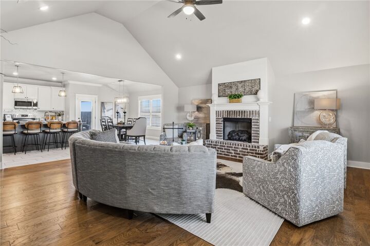 Property Photo:  70 E Loveland Loop  AR 72730 