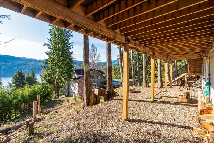 Photo de la propriété:  8698 Penwith Way  BC V0E 1M9 