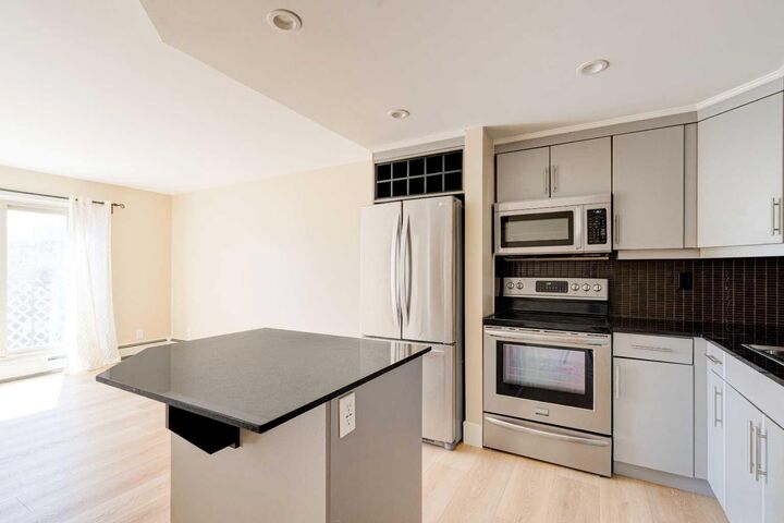 Photo de la propriété:  410 1 Avenue NE 301  AB T2E 0B4 