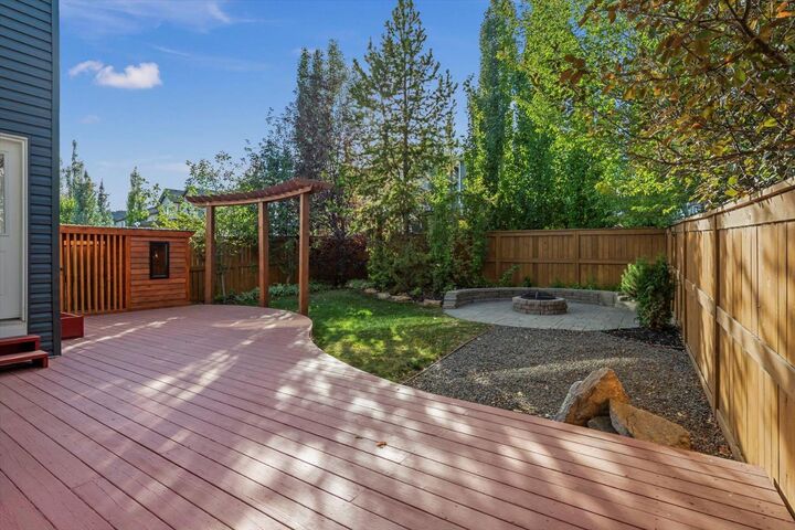 Property Photo:  133 Sage Valley Close NW  AB T3R 0E3 