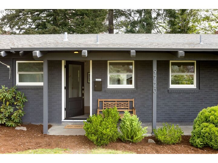 Property Photo:  9720 SW Inglewood Pl  OR 97225 