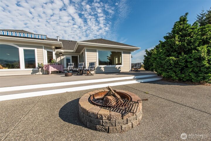 Property Photo: 920 N Gierin Creek Lane WA 98382