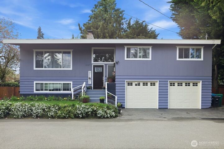 Property Photo:  2127 N 149 Lane 1  WA 98133 