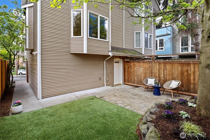 Property Photo:  1548 NW 58th Street B  WA 98107 